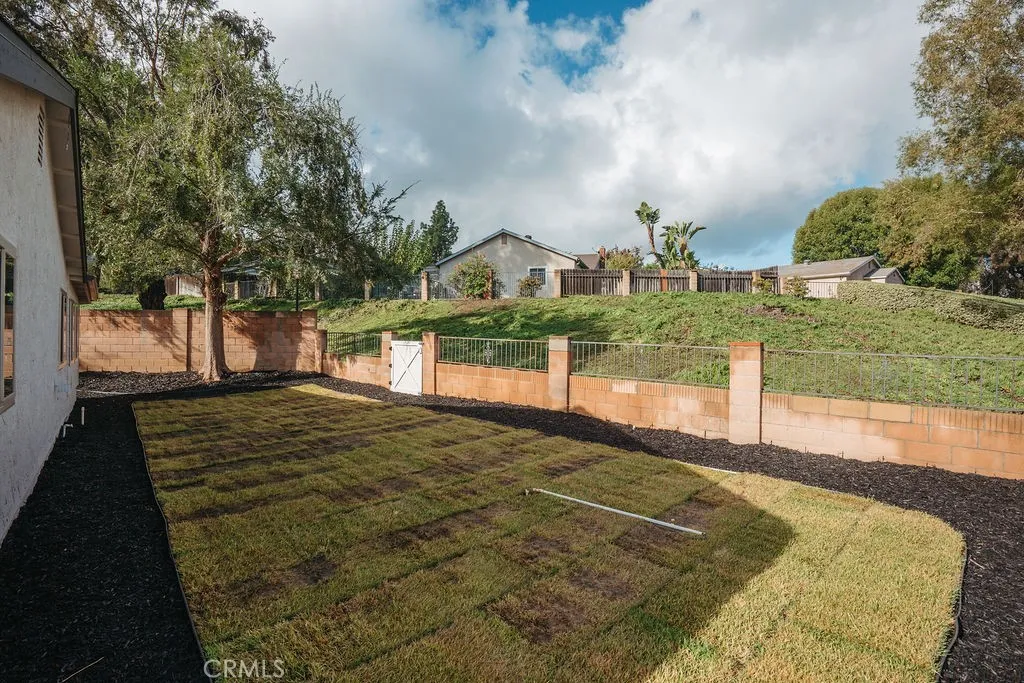 2430 Mesquite, Corona, California 92882 home-pic-39